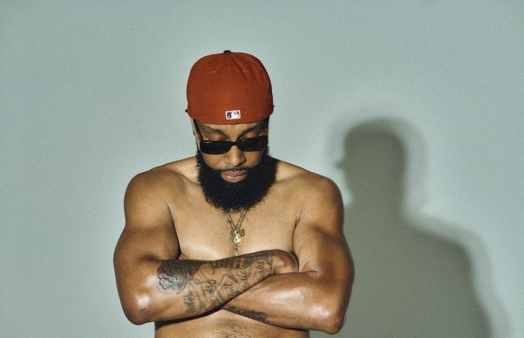 Kenyon Dixon Gets Sensual on ‘Talk You Through It’