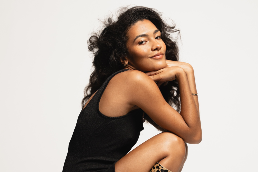 Olivia Dean’s ‘Man I Need’ Hits No. 1 at R&B Radio: Chart Brief